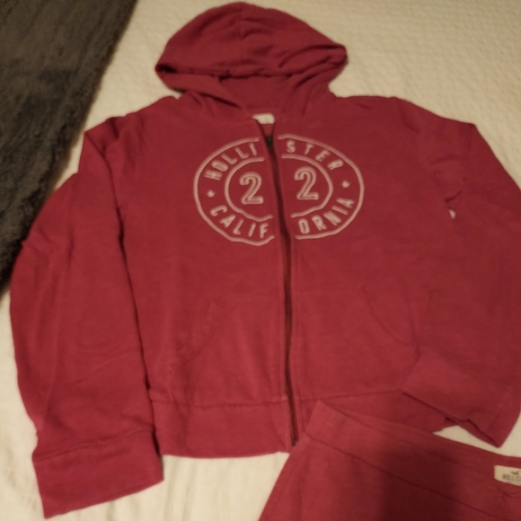 Red jogging suit - Picture 1 of 4